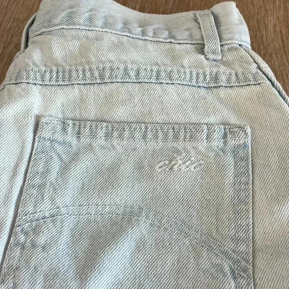 Chic Vintage High Waisted Acid Wash Mom Shorts Size 8 USA Made Denim Bermuda - Picture 4 of 7